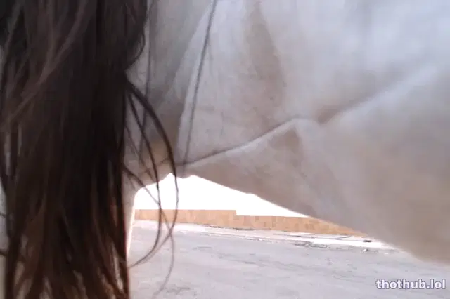 Lolaitasexy – Squirting on the Street
