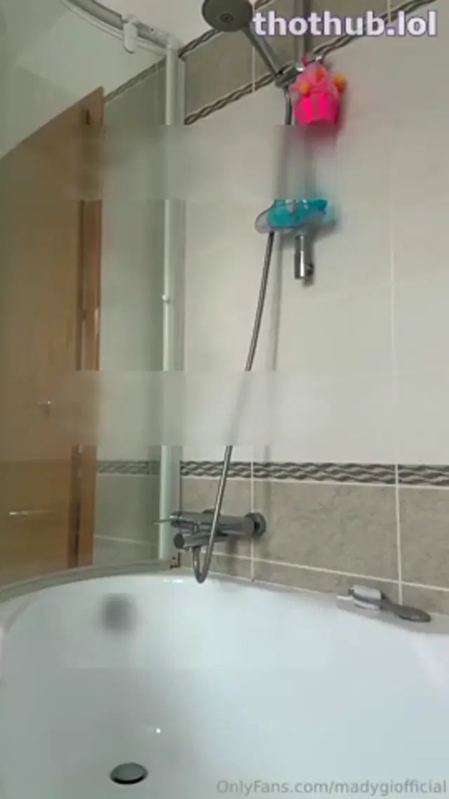 Madalina Loana Filip / Mady Gio Naked Shower Onlyfans