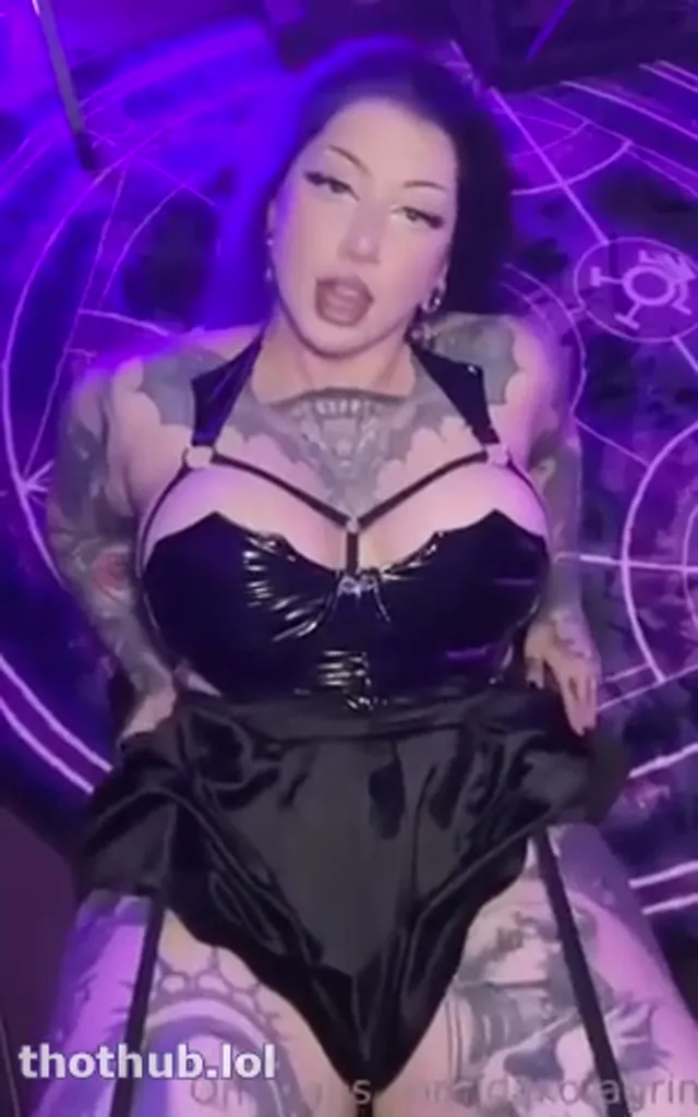 Ravengriim greatest PAWG Goth Chick