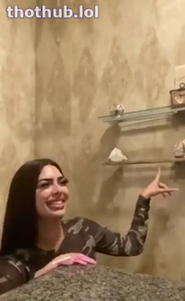 Sucking BBC in gas station bathroom