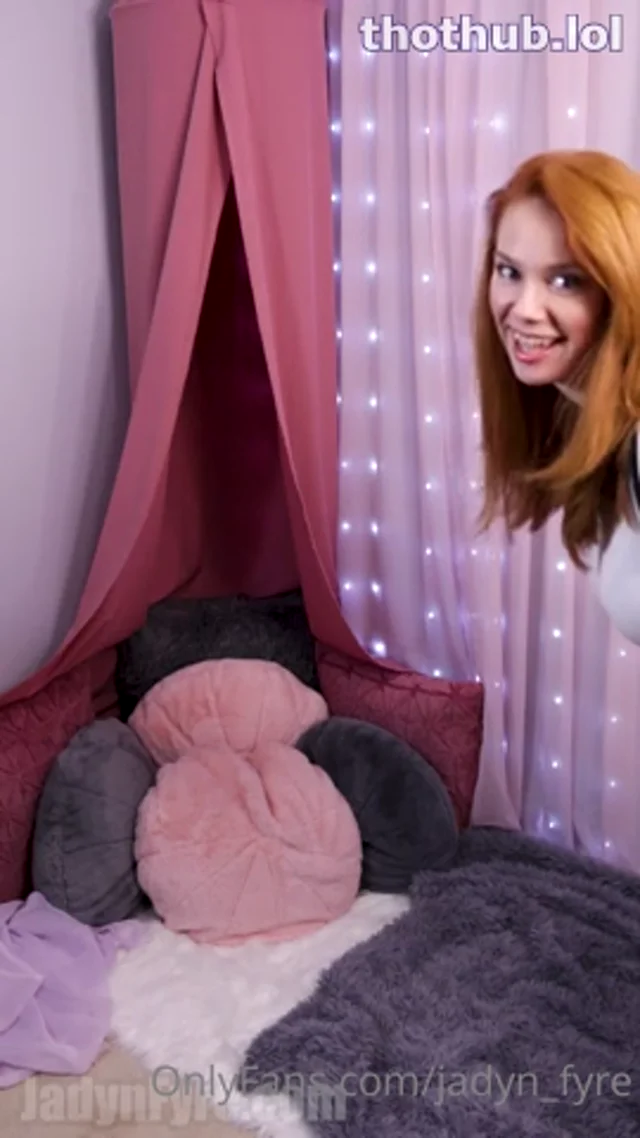 Naughty Schoolgirl JadynFyre Looking for Extra Credit