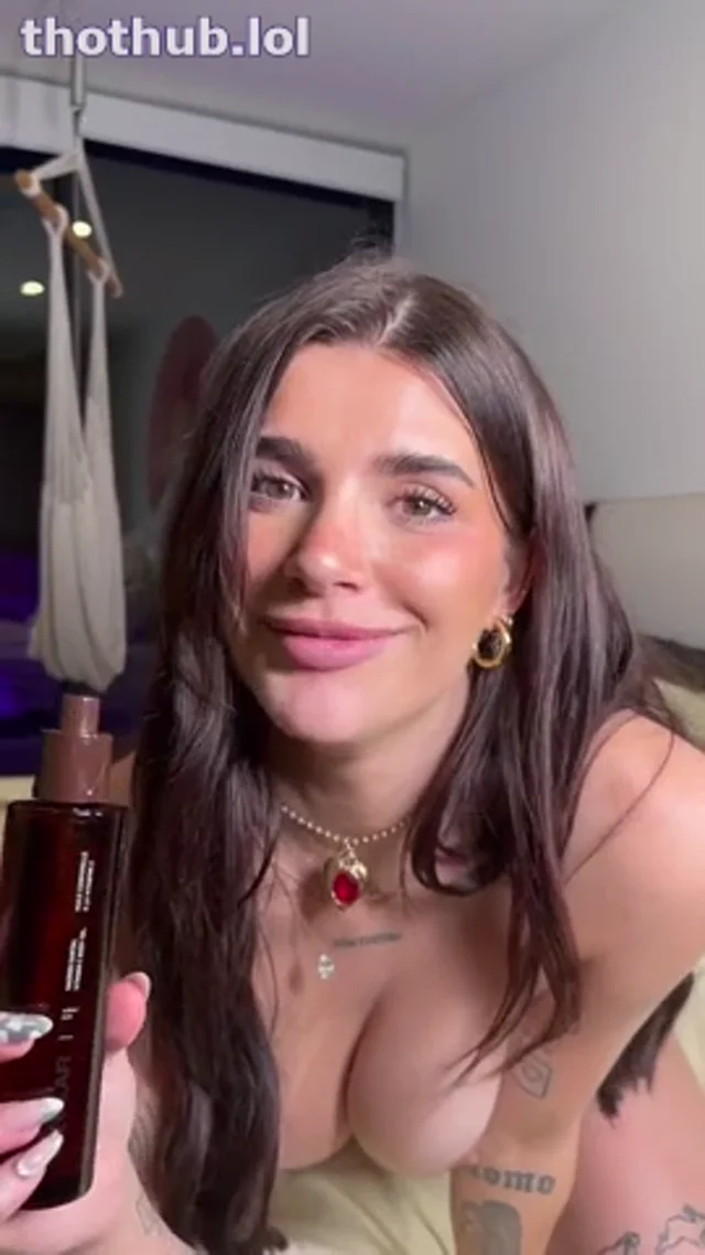 Arikytsya Oiling Up For Masturbation
