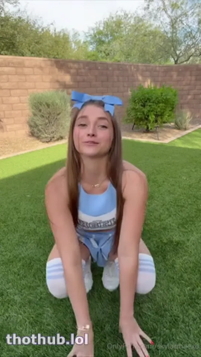 Skylarmaexo Cheerleader Solo