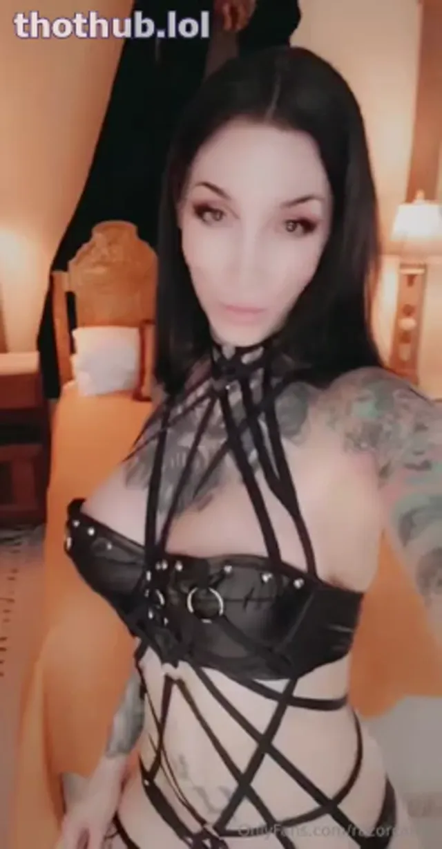 Razor Candi – 2020 Throwback Masturbation