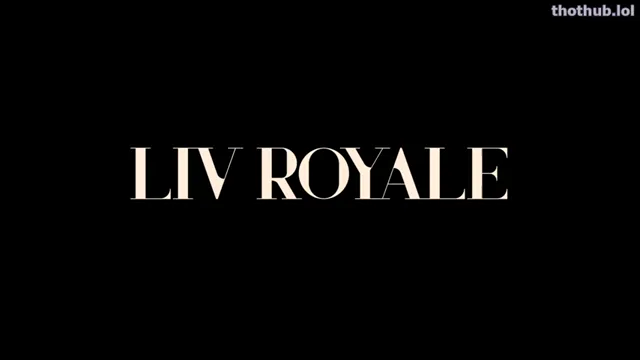 Lov royale dont look at my pussy