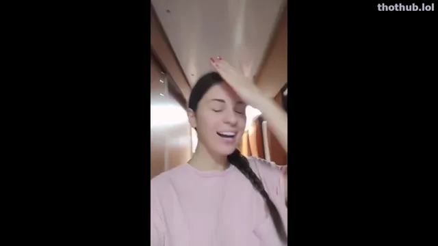 Girl masturbate in train