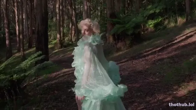 Stefania Ferrario aqua robe