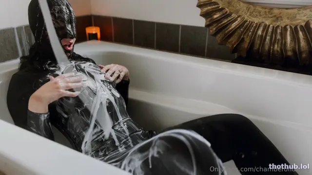 ChamberOfLuxure: Cum bath