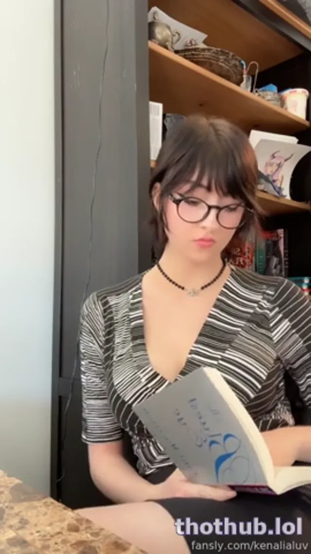 Kenalialuv  JOI dommy librarian edition