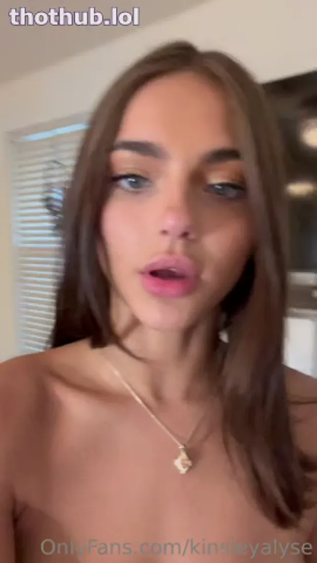 Kinsley Alyse Wyatt solo Hitachi closeup