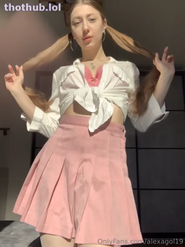 Alexagol19 striptease