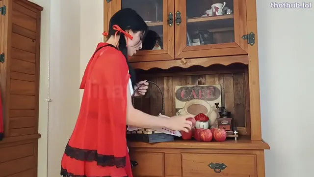 Loreena Fox: Red Riding Ho