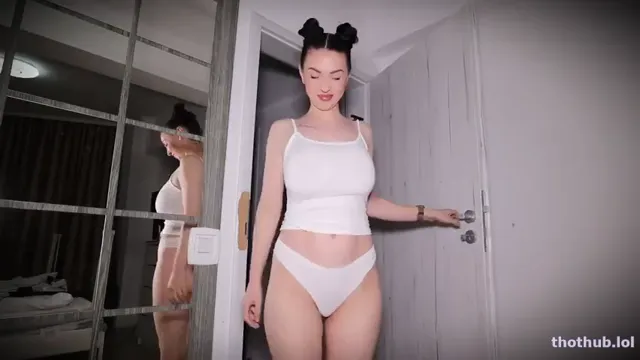 Tonnia daughter accidentally jump on daddy morning wood