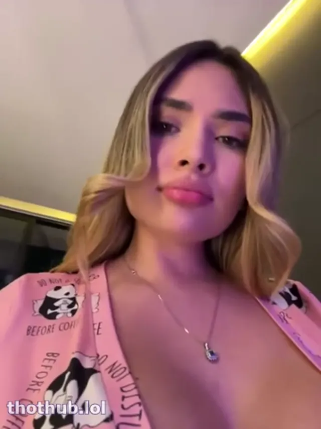 Anacarrera – Masturbation before going to bed!