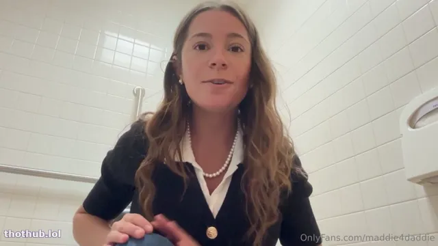 Maddie4daddie cumming at school!