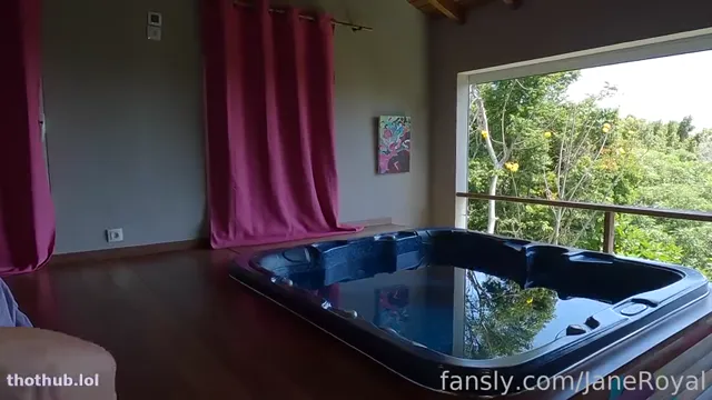 Jane French PAWG PoV solo in hottub