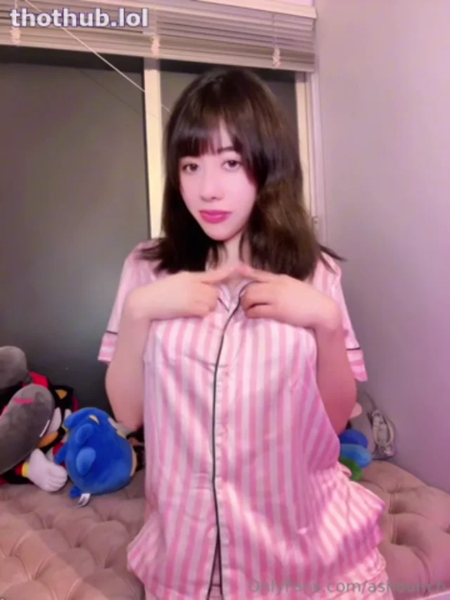 Ashounch nude