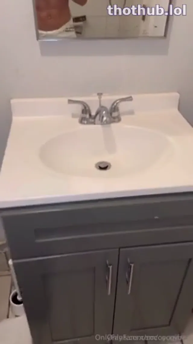 Cocoyogi fucks and cums with vibe