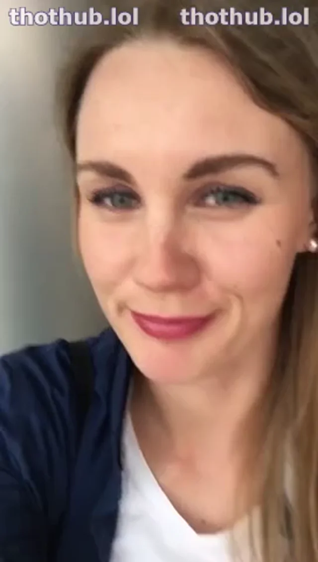 IviRoses dressing room masturbation