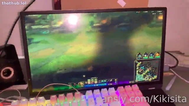 Kikisita asian fucked in white