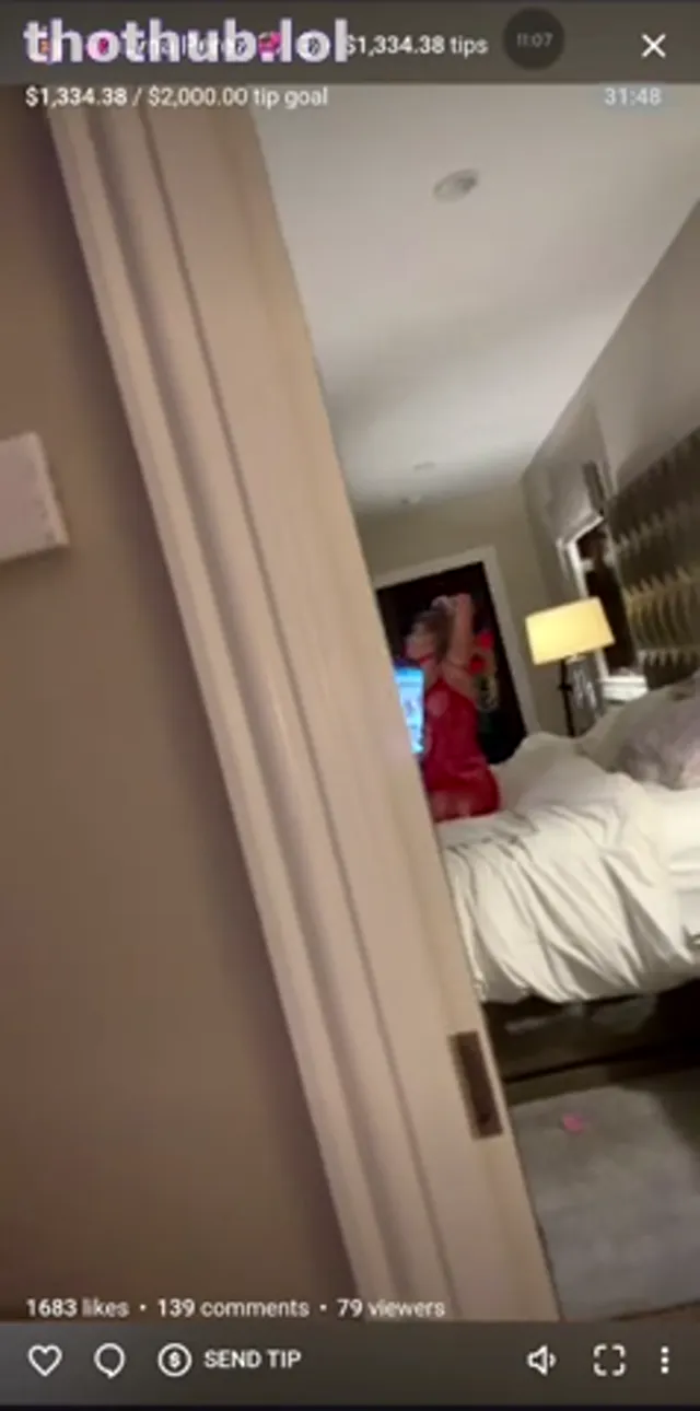 Lyna Perez Nude GG Live Scene