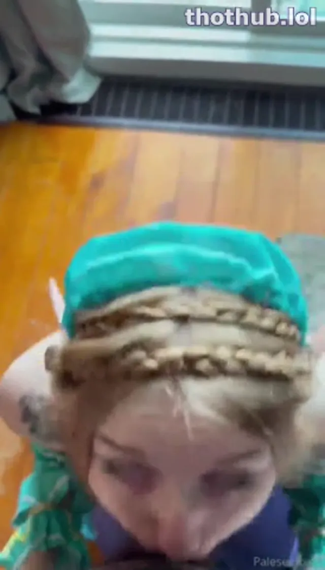 Paleseafoam-Elf Girl Gives Amazing Head