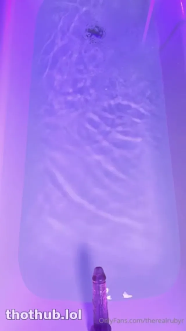 Ruby bath dildo bj