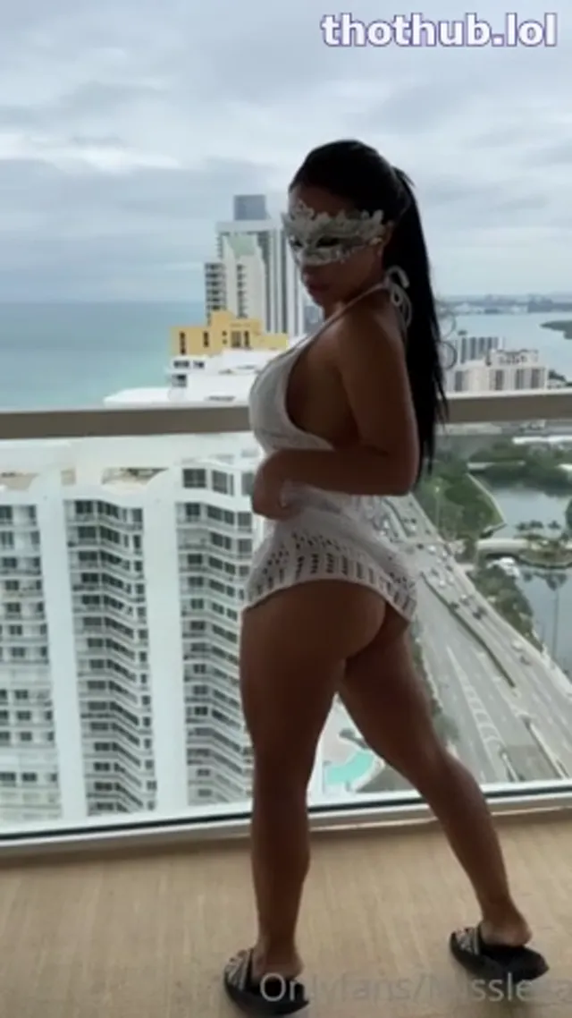 Miss Lexa micro bikini