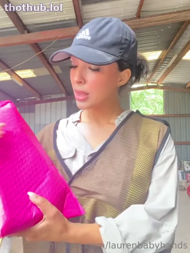 Lauren Pixie Delivery Girl