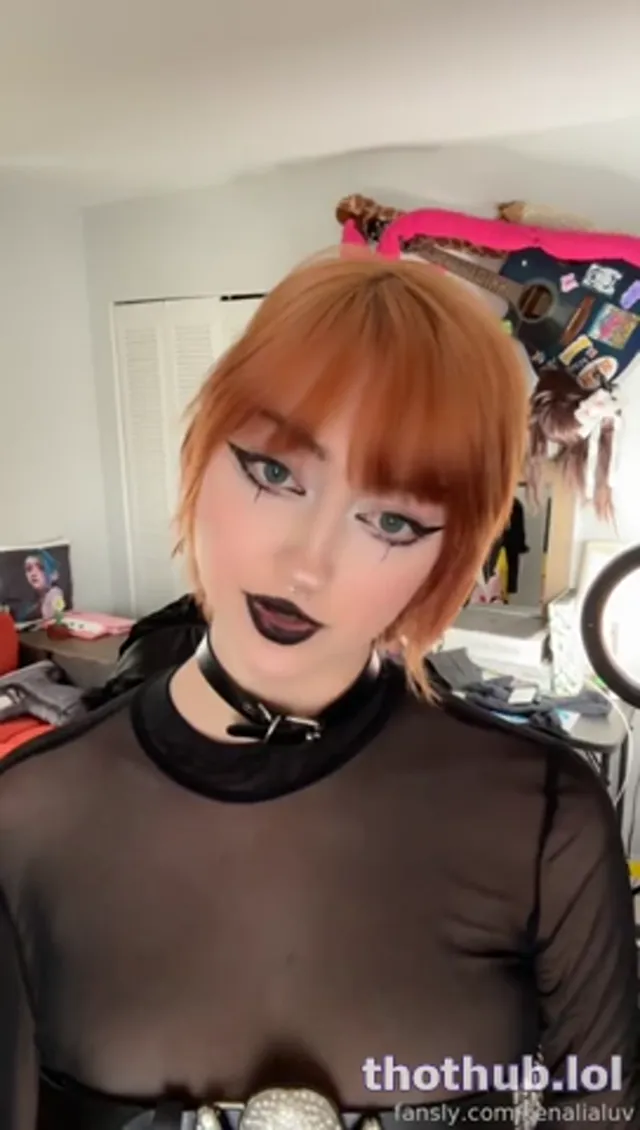 KenaliaLuv – Ginger Giantess