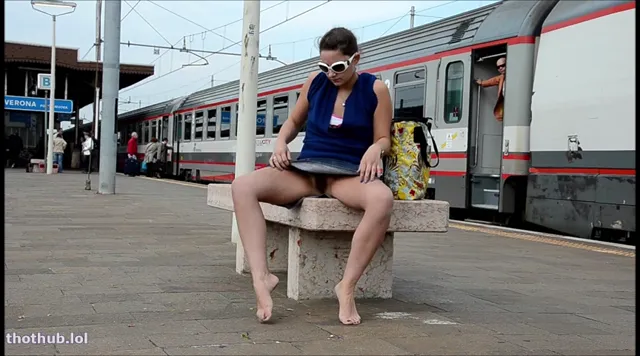 Chat Noir – Hairy railroad flasher