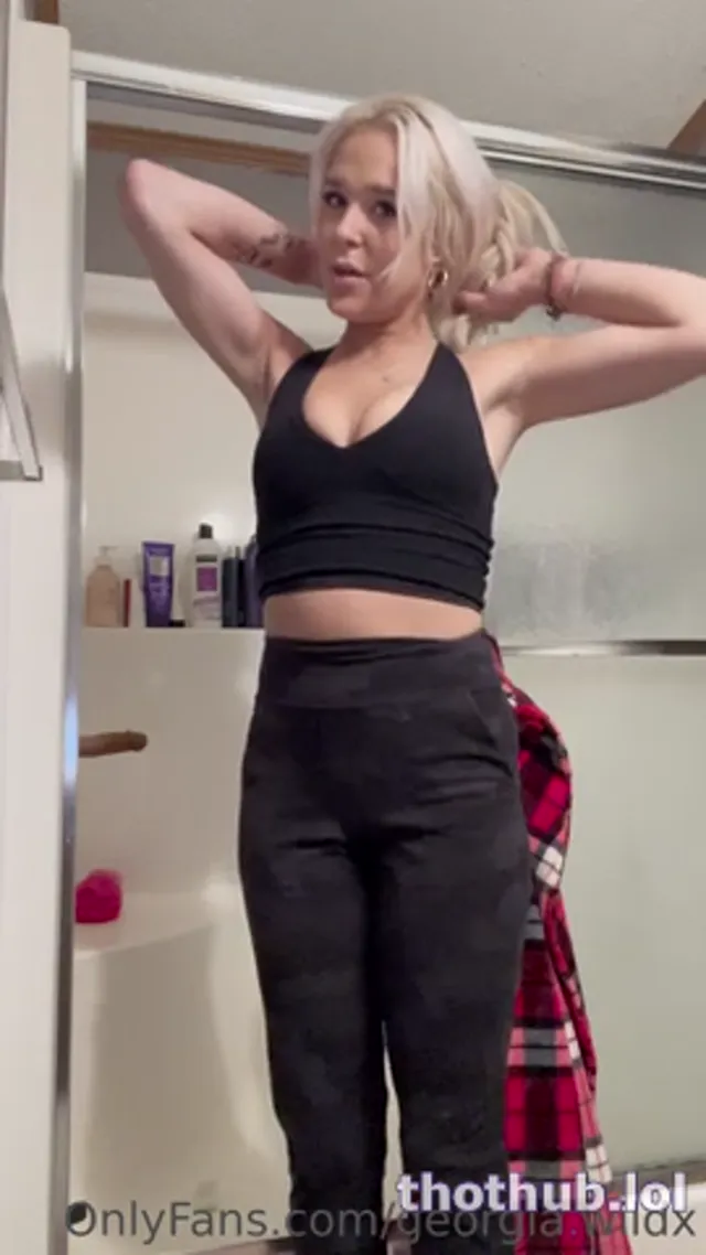 Georgia blonde babe shower solo