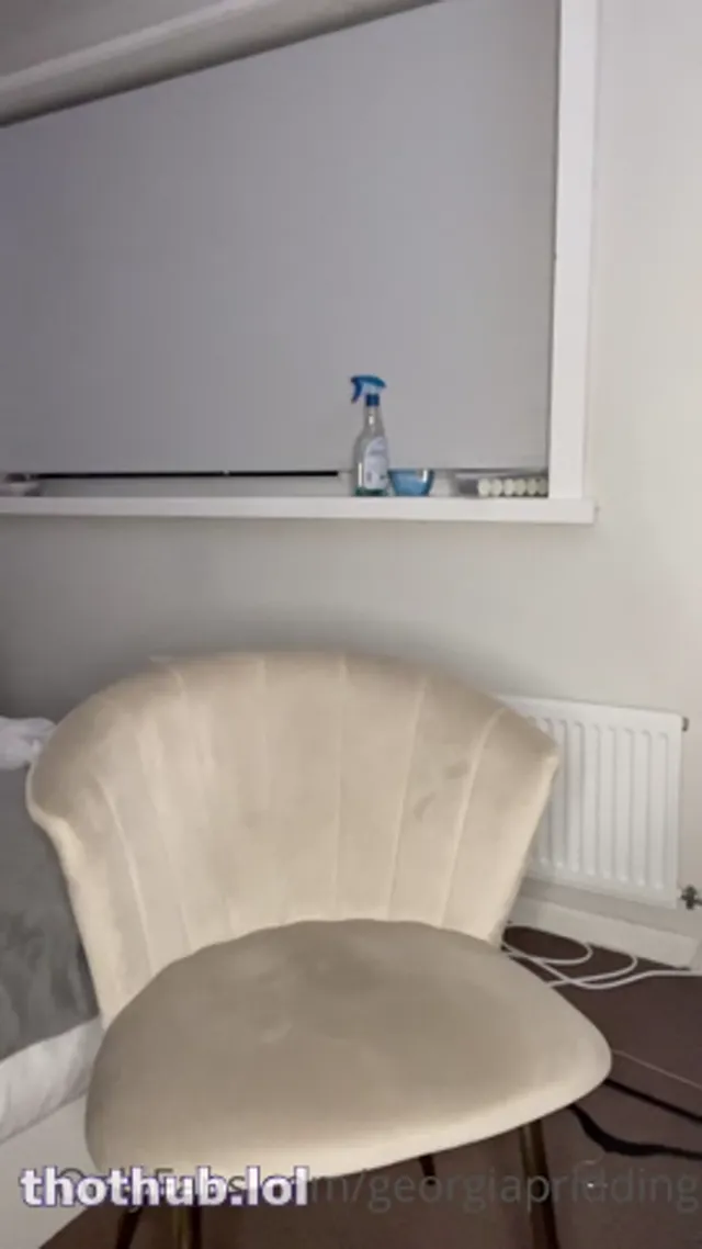 Georgia British uk babe PoV solo