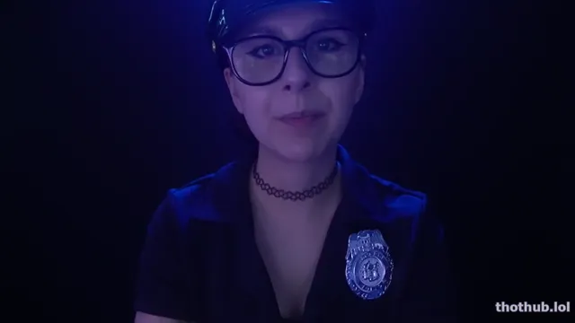 EmilyUwo Cop Licking