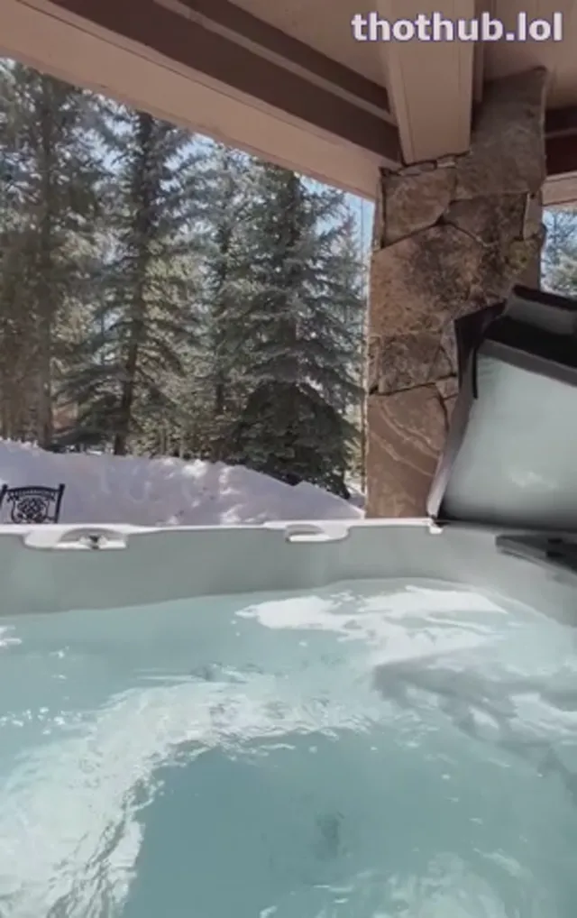 Emjayplays fucks in hot tub