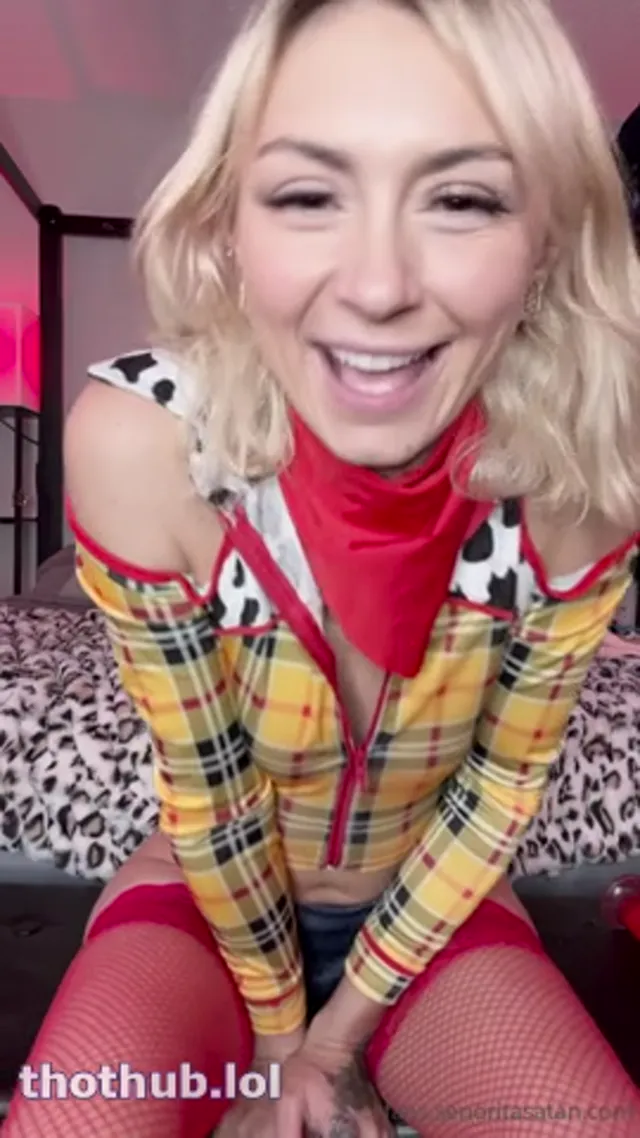 Chloe cosplay solo