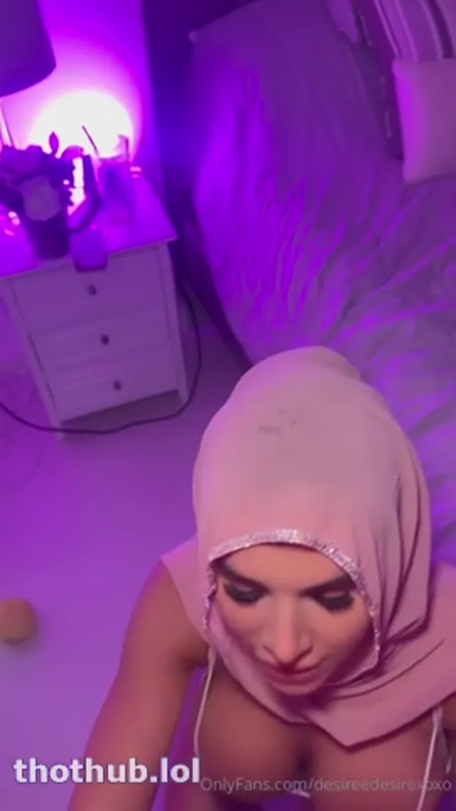 Desireedesirexoxo Gets Railed Wearing A Hijab