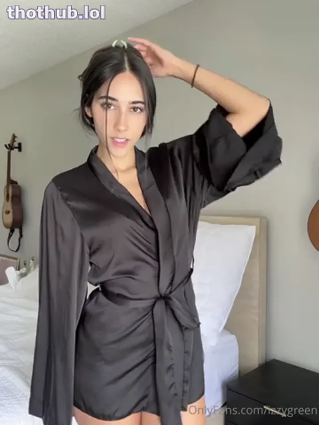 Izzy green can’t stop pleasuring herself