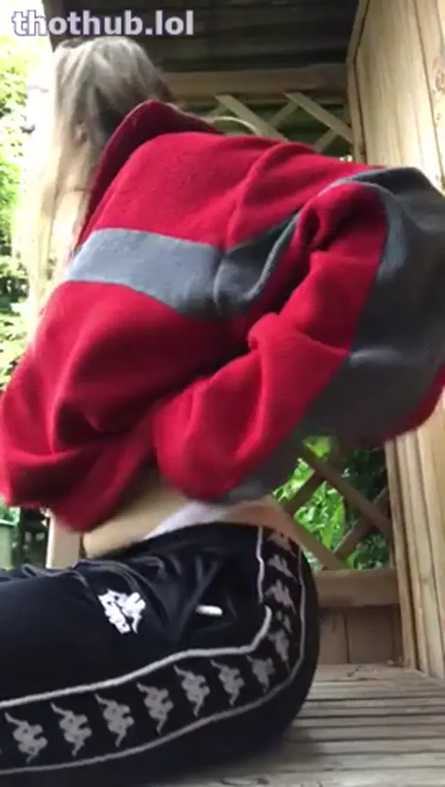 LanoieRoxanne Fingers Her Pussy On The Porch
