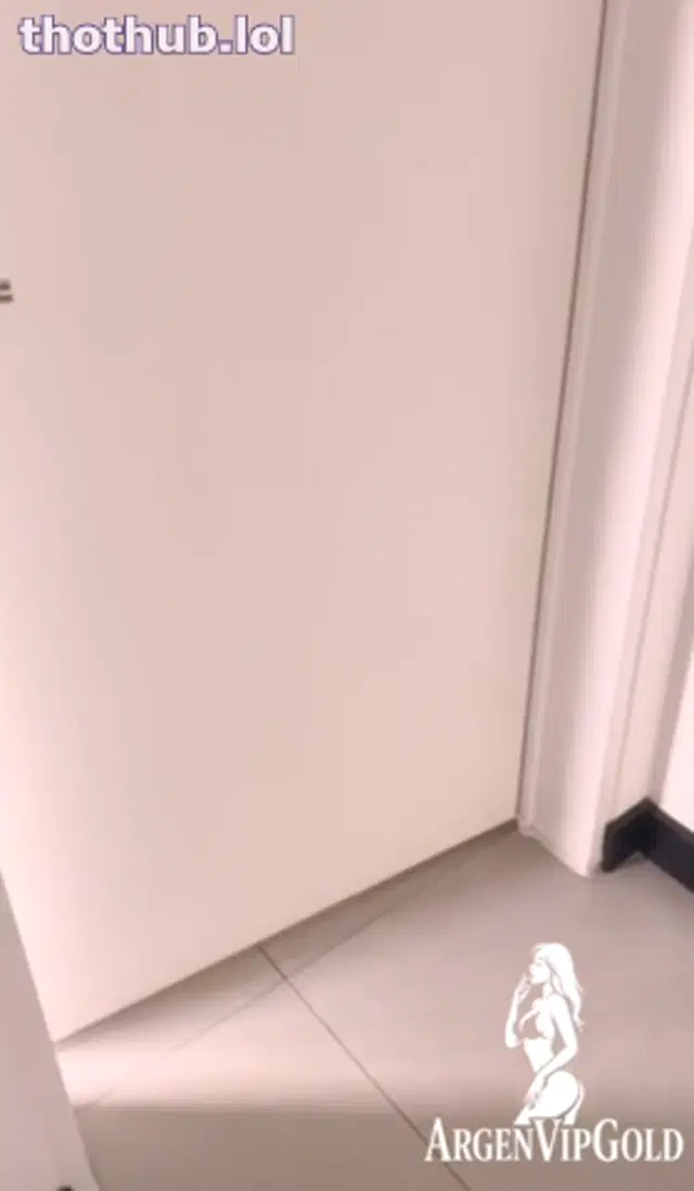 [ Sol Juarez sorprendida por su compañero ]