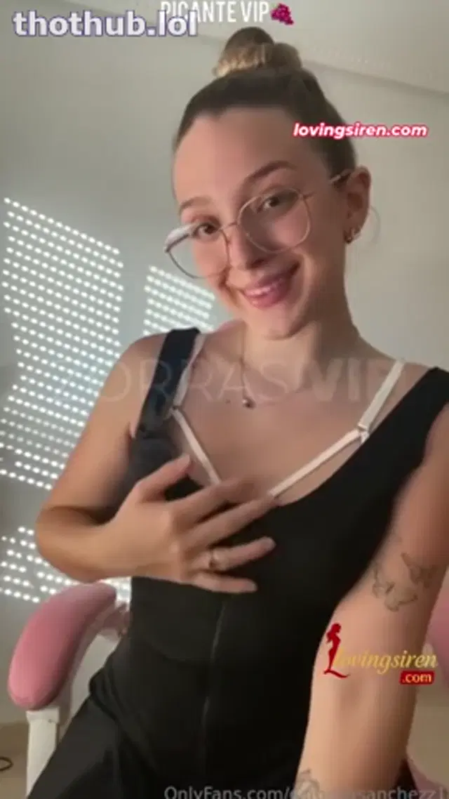 Carolina Sánchez petite española
