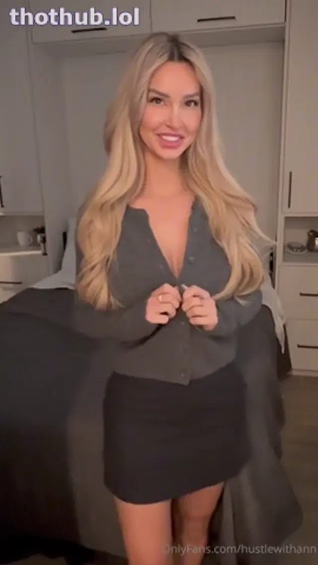 Ann hustle blonde stripper