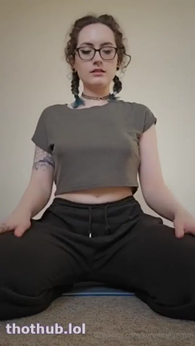 Kimmmmmmm goes solo with a dildo and vibrator