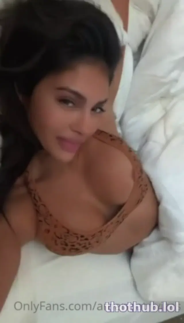 Amanda Trivizas masturbation onlyfans