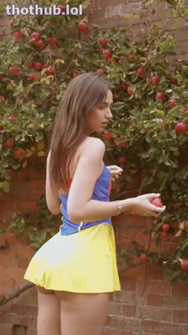 Mikaela Lafuente / Mika Lafuente Outdoor Thong PPV