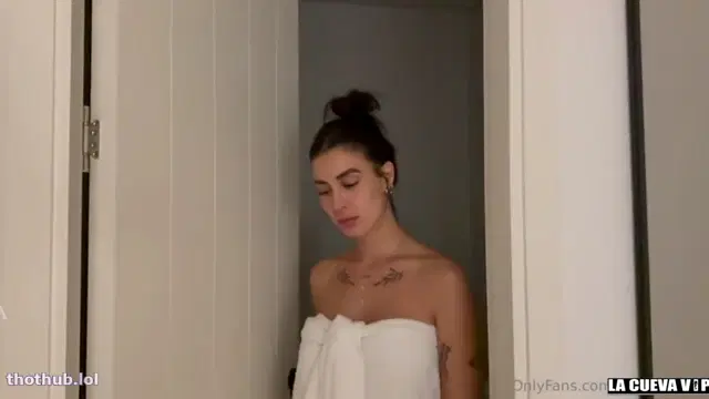 CamNair  Gets Fucked And Receives Cumshot
