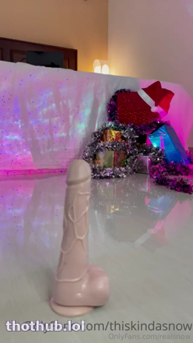 TKS PoV dildo solo