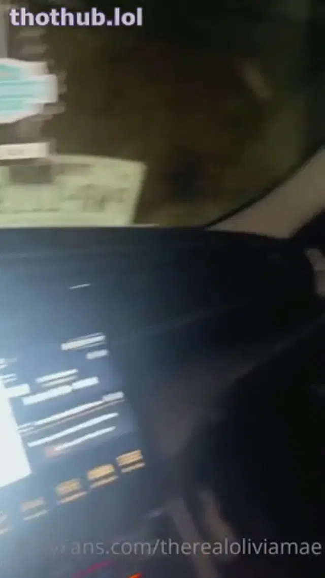 Therealoliviame fucked in car, cum on body