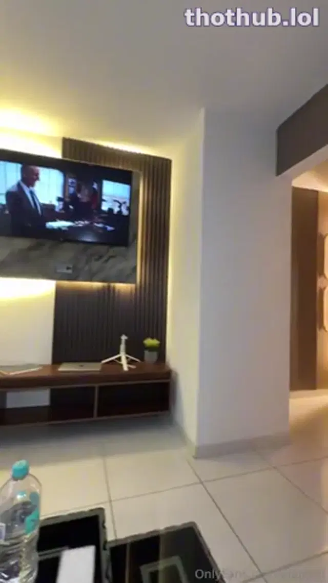 Elipetitt Gets Fucked In Hotel