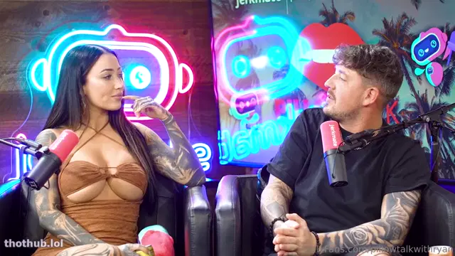 Willow harper/afterdarkwillow flash tits on podcast